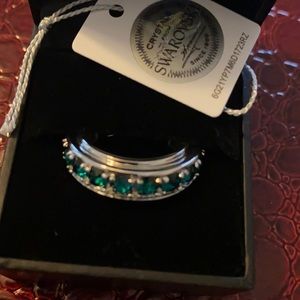 Ladies Emerald Crystal ring